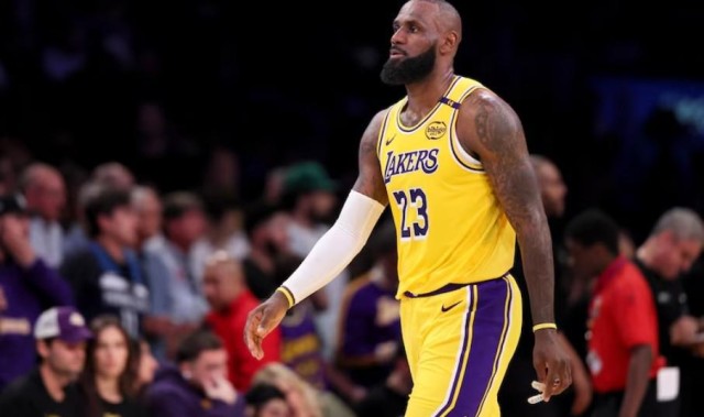 詹姆斯:若小儿子布莱斯26年进入NBA,我不排除届时继续征战