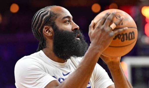 服软！哈登重返76人进行训练 揭幕战仍将缺席