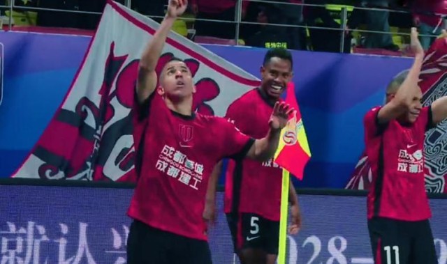 开云官方直播-王子铭高级货！韩鹏飞拼了 韦世豪成熟了！海牛10号看饮水机合适