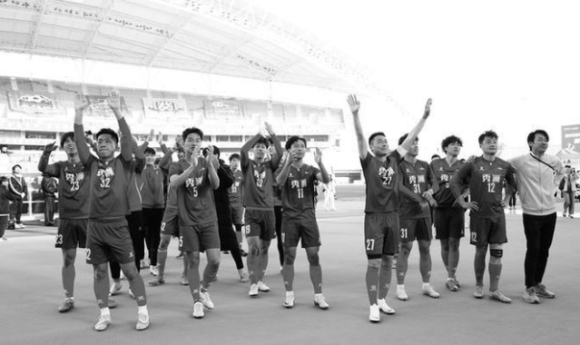 kaiyun sports-不败之师铸荣耀 场内场外皆风景|足球|秀洲队|秀洲|俊杰|嘉兴日报_新浪体育_新浪新闻