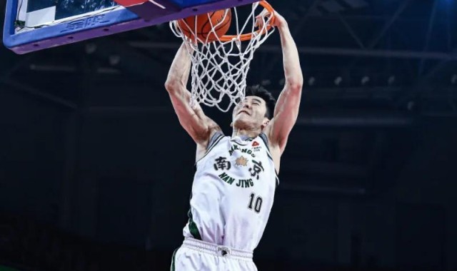 kaiyun sports-郭昊文真带不动同曦！自己铆足劲攻坚，汉兹昙花一现，各将无能力